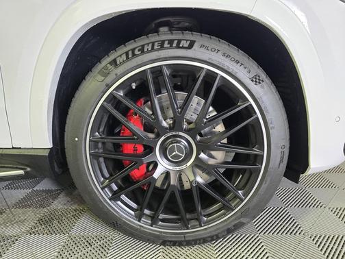 2025 Mercedes-Benz AMG GLS 63 Base