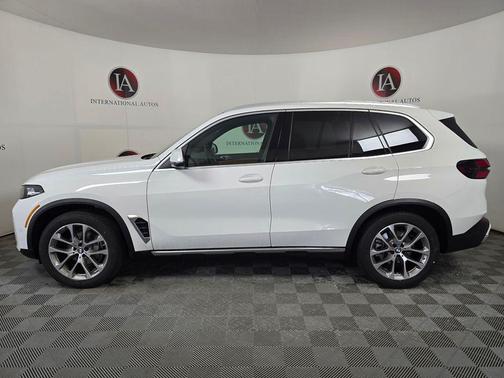 Alpine White 2024 BMW X5 xDrive40i