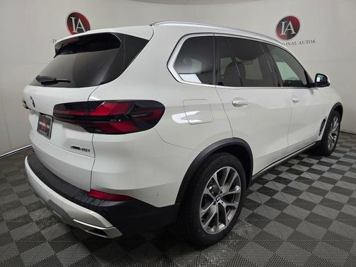 Alpine White 2024 BMW X5 xDrive40i