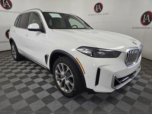 Alpine White 2024 BMW X5 xDrive40i