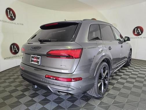 2025 Audi Q7 55 Prestige