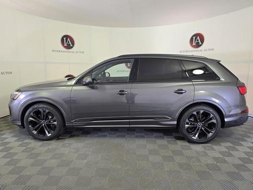 2025 Audi Q7 55 Prestige