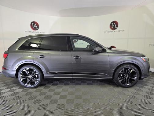 2025 Audi Q7 55 Prestige
