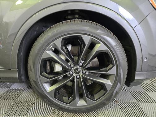 2025 Audi Q7 55 Prestige