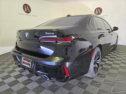 2025 BMW 750e i xDrive