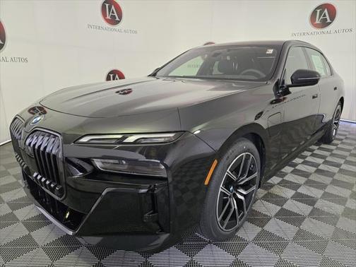 2025 BMW 750e i xDrive