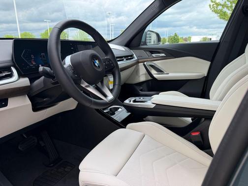 Cape York Green Metallic 2026 BMW X1 xDrive28i