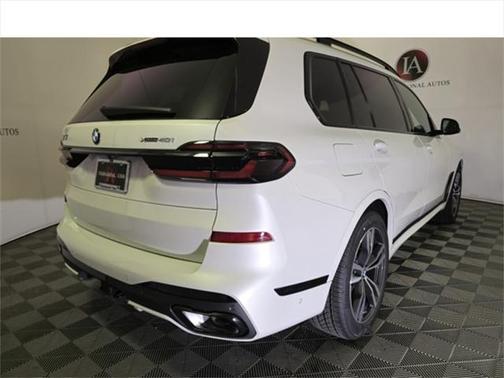 2025 BMW X7 xDrive40i