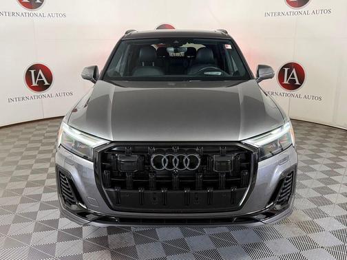 Samurai Gray Metallic 2026 Audi Q7 55 Prestige