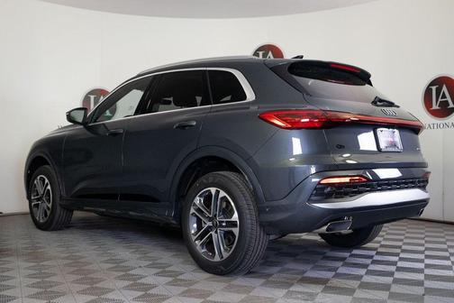 2025 Audi Q5 Premium TFSI quattro S tronic