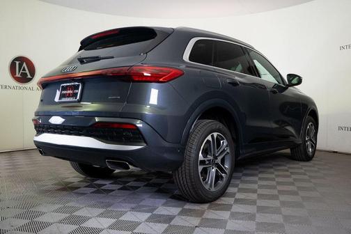 2025 Audi Q5 Premium TFSI quattro S tronic