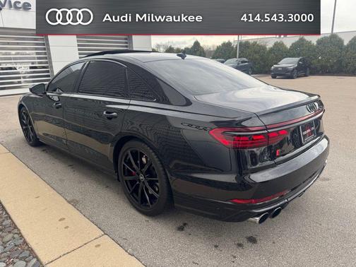 Mythos Black Metallic 2023 Audi S8 4.0T