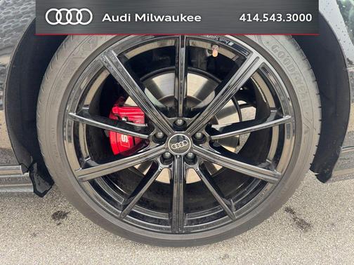 Mythos Black Metallic 2023 Audi S8 4.0T