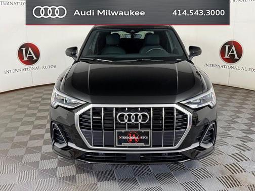 Mythos Black Metallic 2024 Audi Q3 45 S line Premium Plus