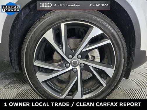 2022 Volvo XC40 T5 R-Design