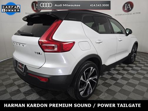 2022 Volvo XC40 T5 R-Design
