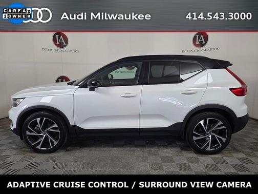 2022 Volvo XC40 T5 R-Design