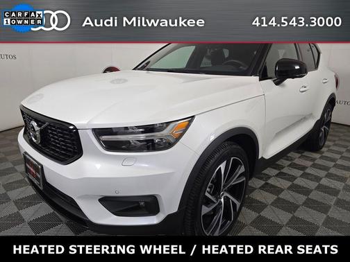 2022 Volvo XC40 T5 R-Design