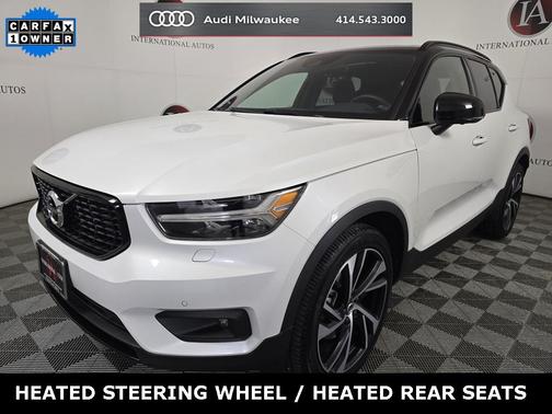 2022 Volvo XC40 T5 R-Design