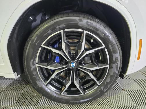 2024 BMW X4 M40i