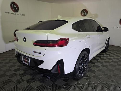 2024 BMW X4 M40i