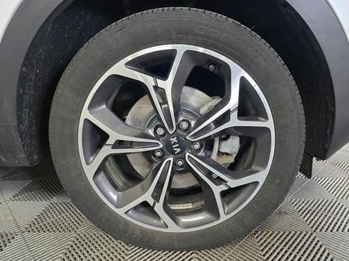 Snow White Pearl 2021 Kia Sportage SX Turbo