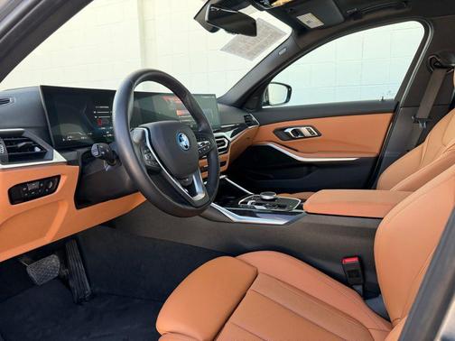 2023 BMW 330e xDrive