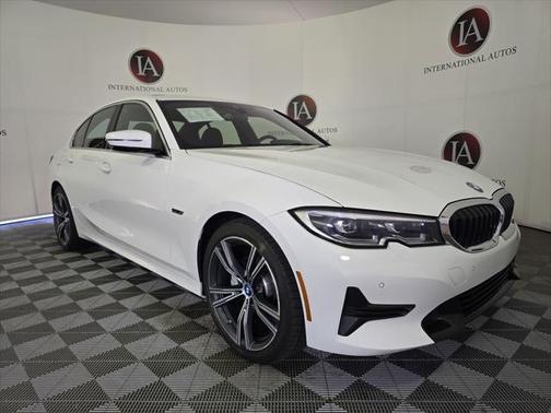2022 BMW 330e Base