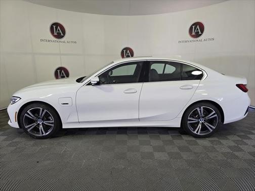 2022 BMW 330e Base