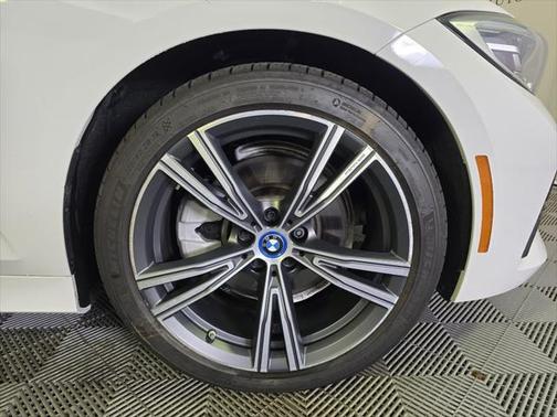 2022 BMW 330e Base