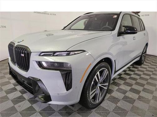 2025 BMW X7 M60i