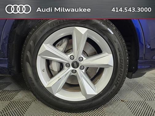 2023 Audi Q7 45 Premium Plus