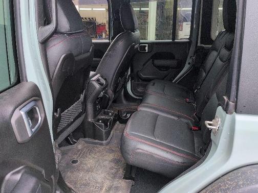 Earl Clearcoat 2024 Jeep Wrangler Rubicon