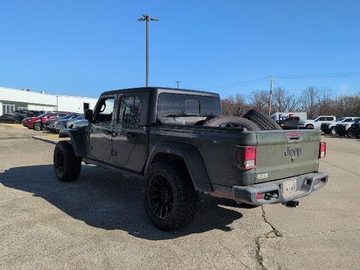 2022 Jeep Gladiator Sport