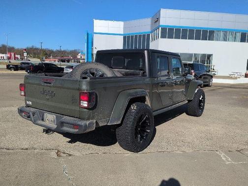 2022 Jeep Gladiator Sport