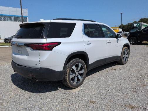 2022 Chevrolet Traverse LT Leather