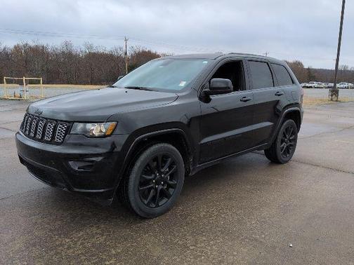 2022 Jeep Grand Cherokee Laredo