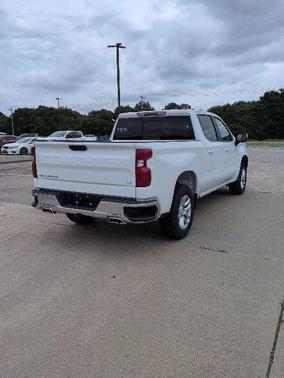 Summit White 2026 Chevrolet Silverado 1500 LT