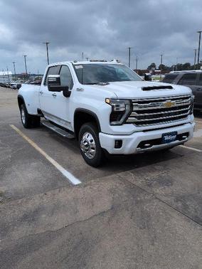 Summit White 2026 Chevrolet Silverado 3500 High Country