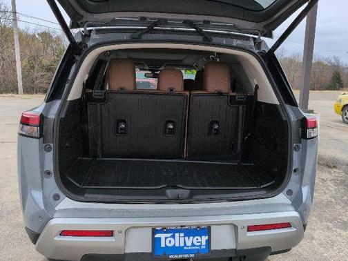 2022 Nissan Pathfinder Platinum 4WD