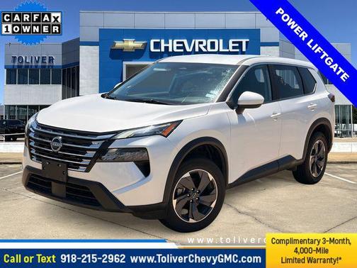 Everest White Pearl 2025 Nissan Rogue SV