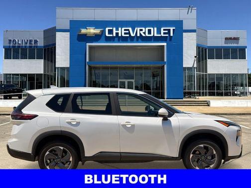 Everest White Pearl 2025 Nissan Rogue SV