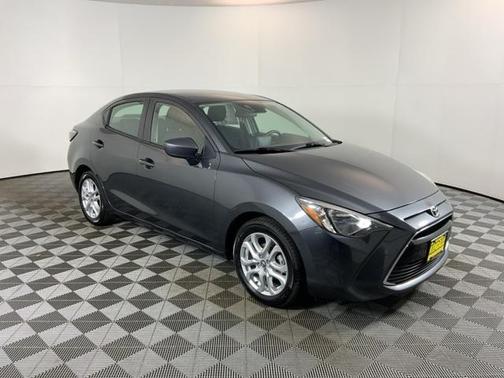 2017 Toyota Yaris iA Base