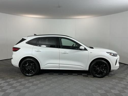 2025 Ford Escape ST-Line Elite