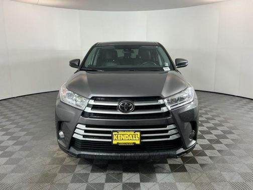 Predawn Gray Mica 2017 Toyota Highlander LE Plus