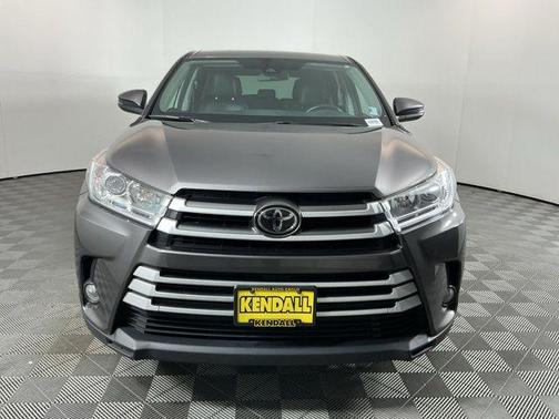 Predawn Gray Mica 2017 Toyota Highlander LE Plus
