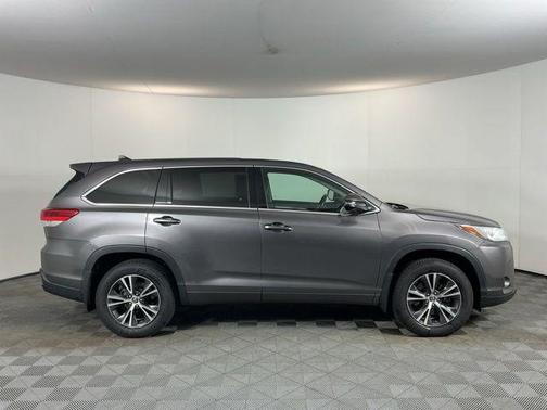 Predawn Gray Mica 2017 Toyota Highlander LE Plus