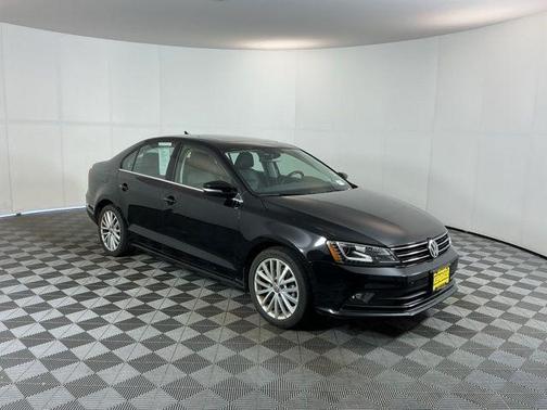 Black Uni 2016 Volkswagen Jetta 1.8T SEL