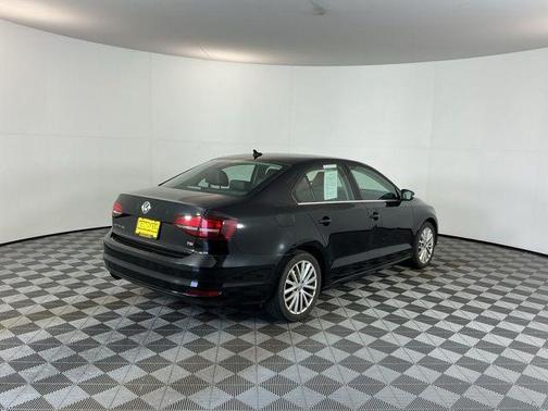 Black Uni 2016 Volkswagen Jetta 1.8T SEL