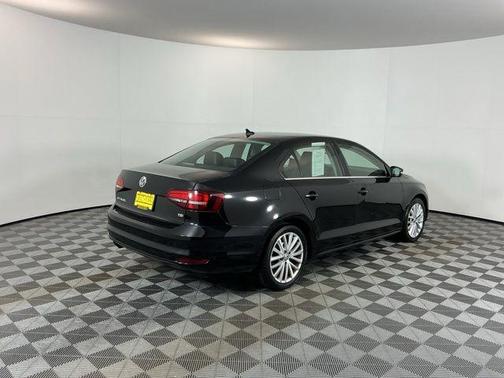 Black Uni 2016 Volkswagen Jetta 1.8T SEL